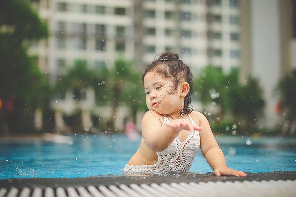 Mẫu nhí 2 tuổi diện bikini “siêu đáng yêu" - 13 Tạo dáng huyền thoại