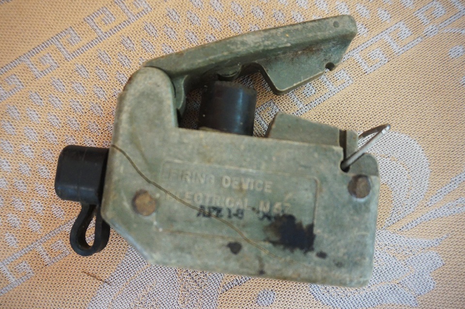 Cựu lính đặc công hiến tặng hiện vật chiến tranh cho bảo tàng - 3 Điểm hỏa mìn Claymore do những người lính đặc công thu giữ của lính Mỹ