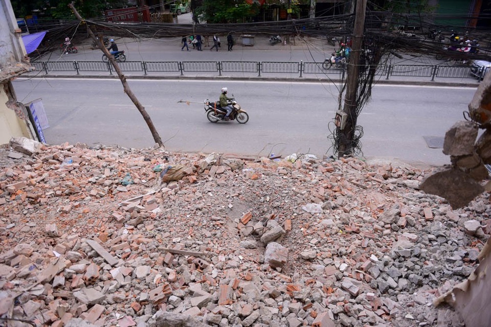 
Sau khi giải phóng mặt bằng, đường mới sẽ được làm rộng từ 53,5 - 63,5 m, cùng một đường trên cao.
