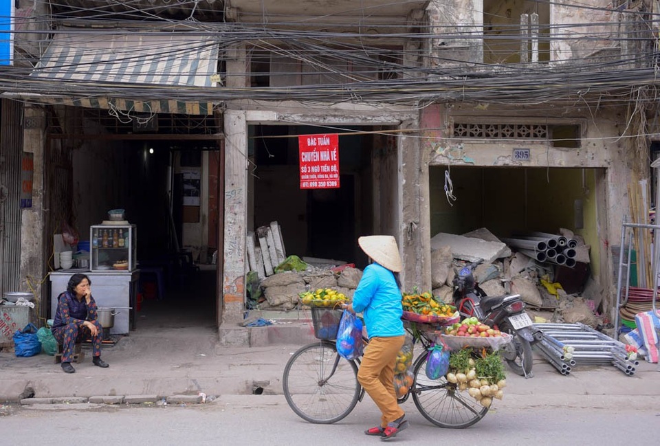 
Tháng 8/2015, chủ đầu tư đã ứng trước 1.000 tỷ đồng phục vụ việc giải phóng mặt bằng. Do một số vướng mắc đền bù nên thời gian gần đây, việc giải tỏa mới được thực hiện.
