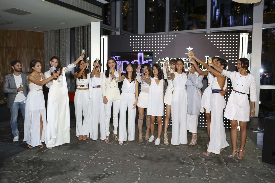 Minh Tú gợi cảm “lấn át” trong tiệc ra mắt Asia’s Next Top Model - 2 Trong đêm tiệc này, các cô gái không đặt mình là những đối thủ của nhau.