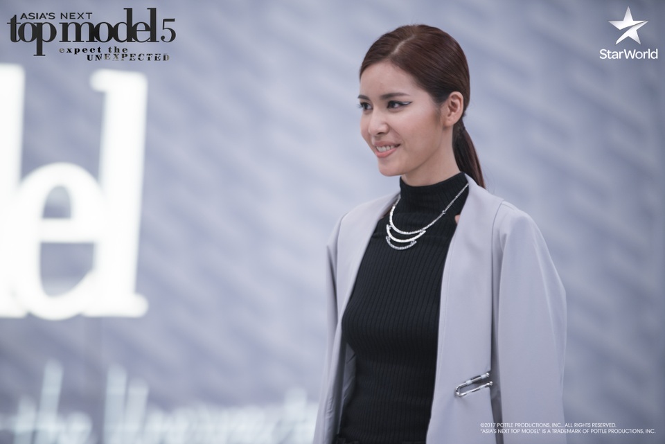 Minh Tú vươn lên hạng Nhì Asia’s Next Top sau thử thách chụp nội y - 16 Hành trình từ những vị trí chót bảng đến chiến thắng thể hiện rõ nhất tinh thần phấn đấu vượt qua những điểm yếu của Minh Tú. Khán giả mong chờ cô cũng truyền được ngọn lửa tinh thần này đến các thí sinh trong vai trò huấn luyện viên tại The Face 2017.