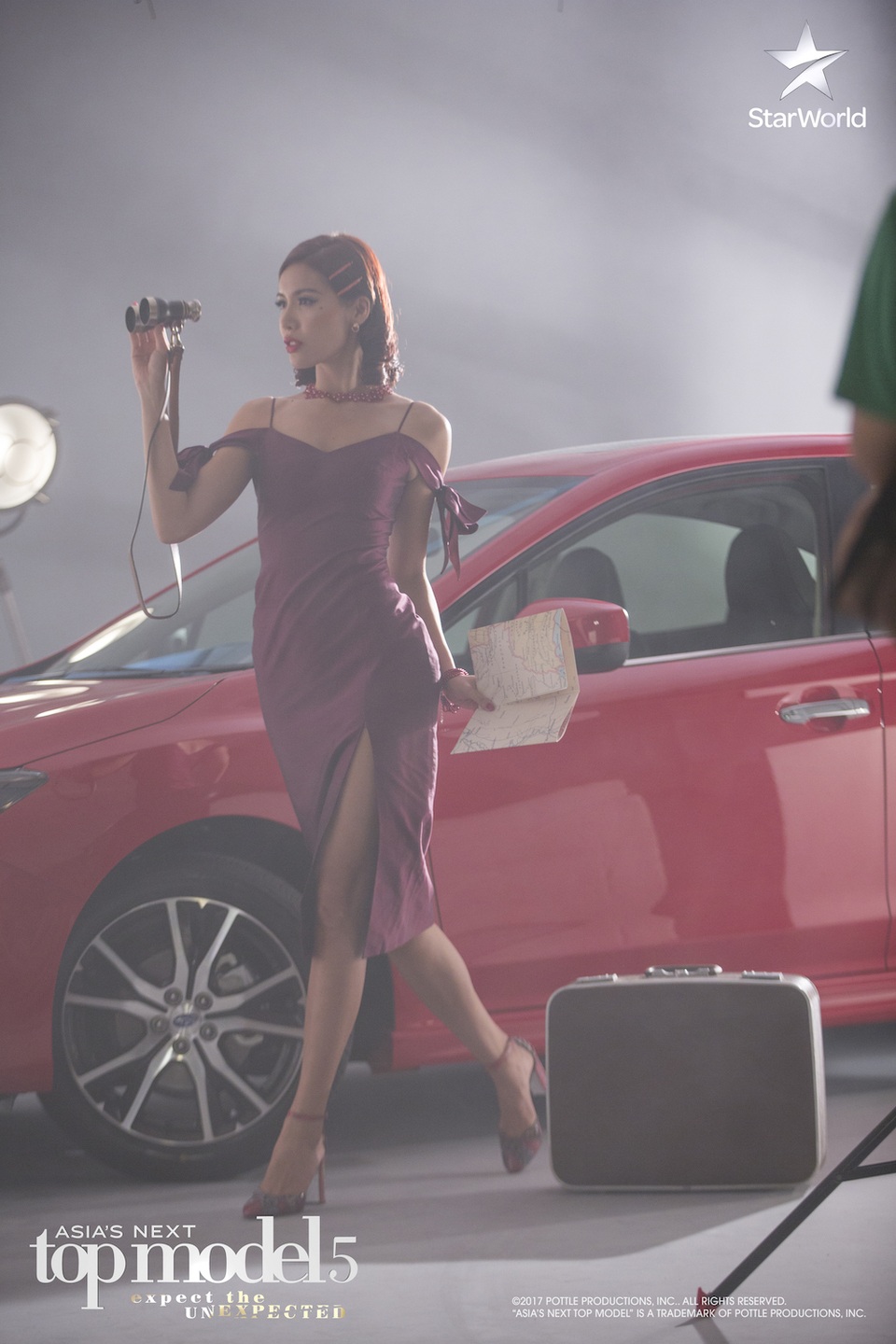 Cô nỗ lực không tạo dáng quá nhiều mà tập trung vào cơ mặt và nhân vật.