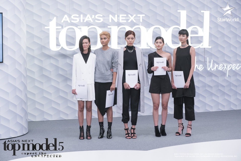Minh Tú vươn lên hạng Nhì Asia’s Next Top sau thử thách chụp nội y - 13 Như vậy, Minh Tú chính thức bước vào Top 5 của cuộc thi Asia’s Next Top Model 2017.