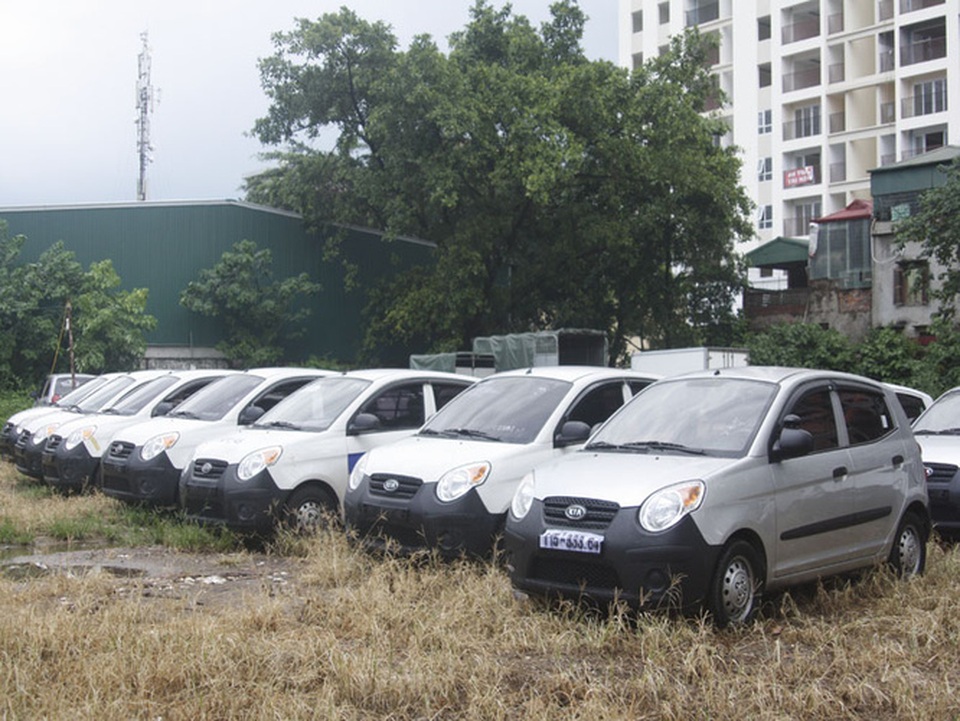 Xe minivan "vừa chạy, vừa lo" đã hết thời ở Việt Nam - 1
Giá xe giảm, chủng loại xe đa dạng nên thời tung hoành của những chiếc minivan cũ được cải hoán để sử dụng tại Việt Nam đã không còn.
