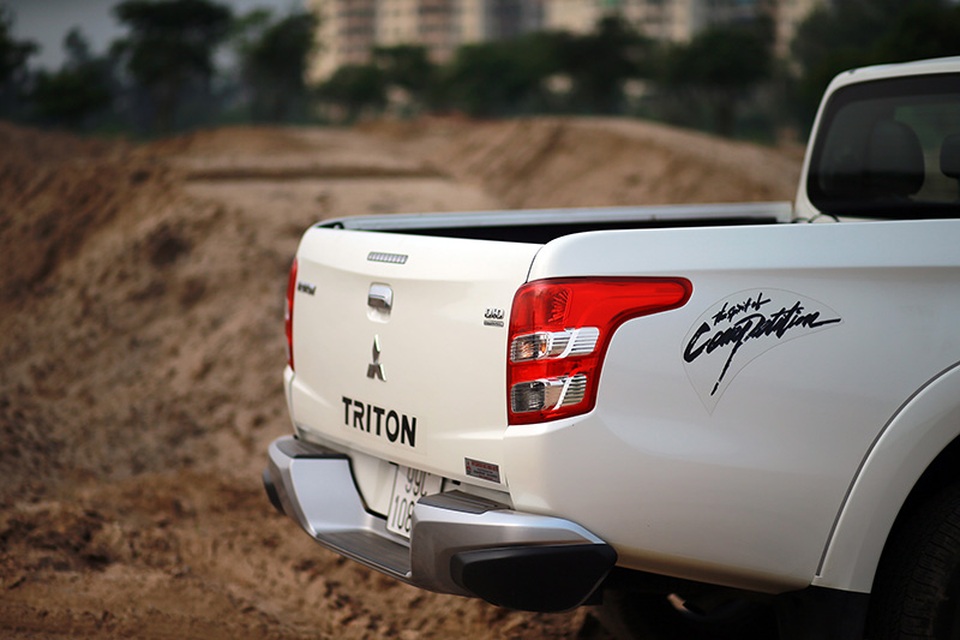 Mitsubishi Triton MIVEC - Sức mạnh mới đến từ công nghệ tiên tiến - 6
Chiếc xe này có bán kính vòng quay bé nhất trong phân khúc: 5,9 m