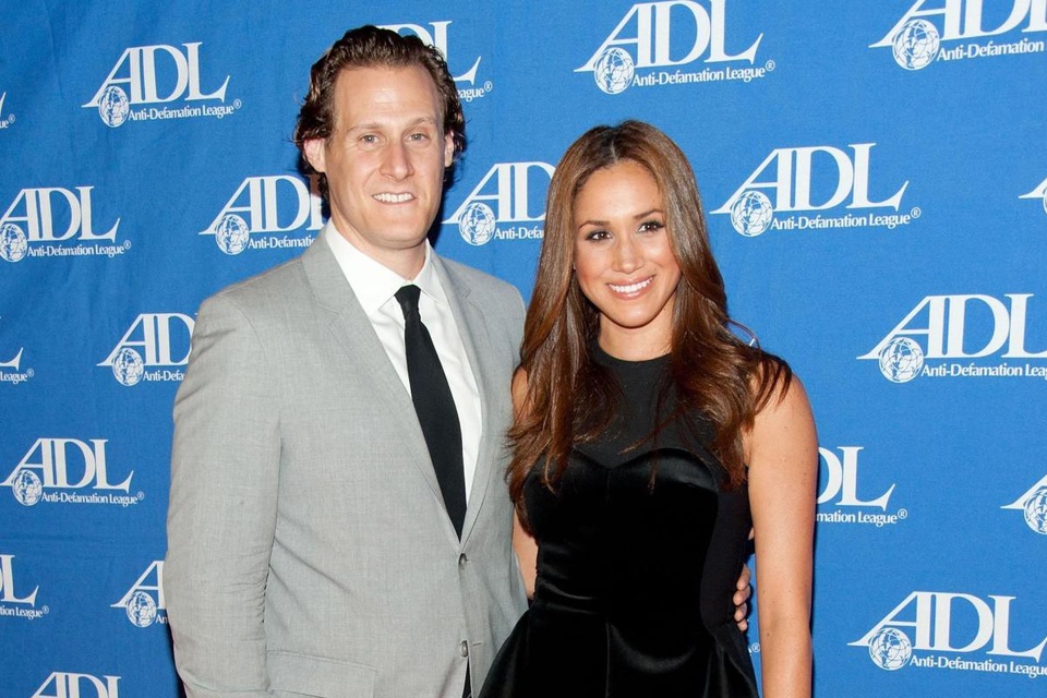 Chân dung bạn gái hơn tuổi khiến Hoàng tử Harry say đắm - 3
Meghan Markle và chồng cũ Trevor Engelson (Ảnh: The Sun)