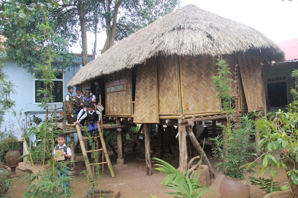 Nhà sàn truyền thống Vân Kiều.