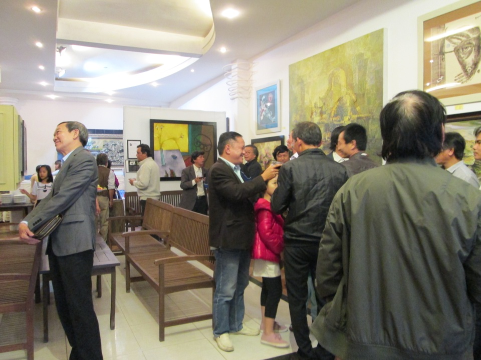 Triển lãm thu hút nhiều người quan tâm