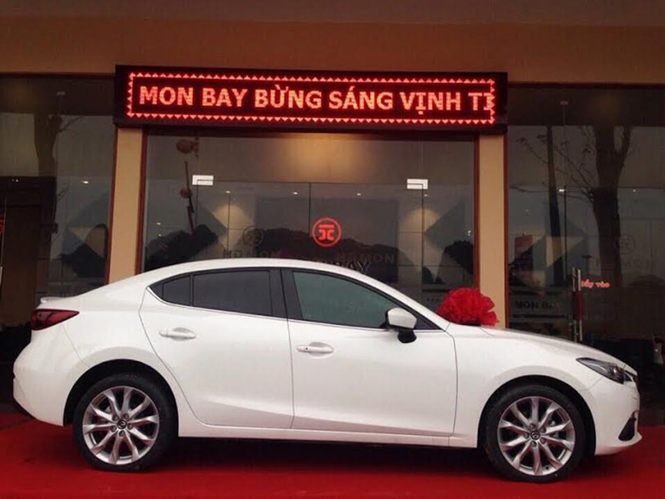 Cơ hội trúng Mazda 3 khi mua căn liền kề dự án Mon Bay - 1
Xe Mazda 3 đời mới nhất đã được chủ đầu tư nhập về và trưng bày tại văn phòng giao dịch dự án Mon Bay – Đường Trần Quốc Nghiễn, Thành phố Hạ Long.