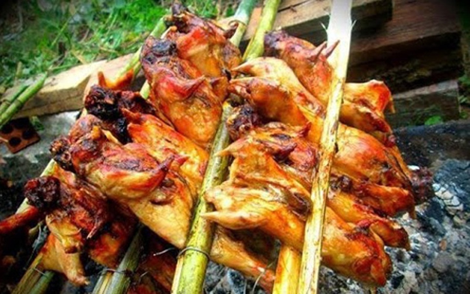 6 món ăn kinh dị miền Tây nhưng “hái” ra tiền - 2
Chuột nướng muối ớt là một trong những món ăn đặt sản của Tây Nam Bộ