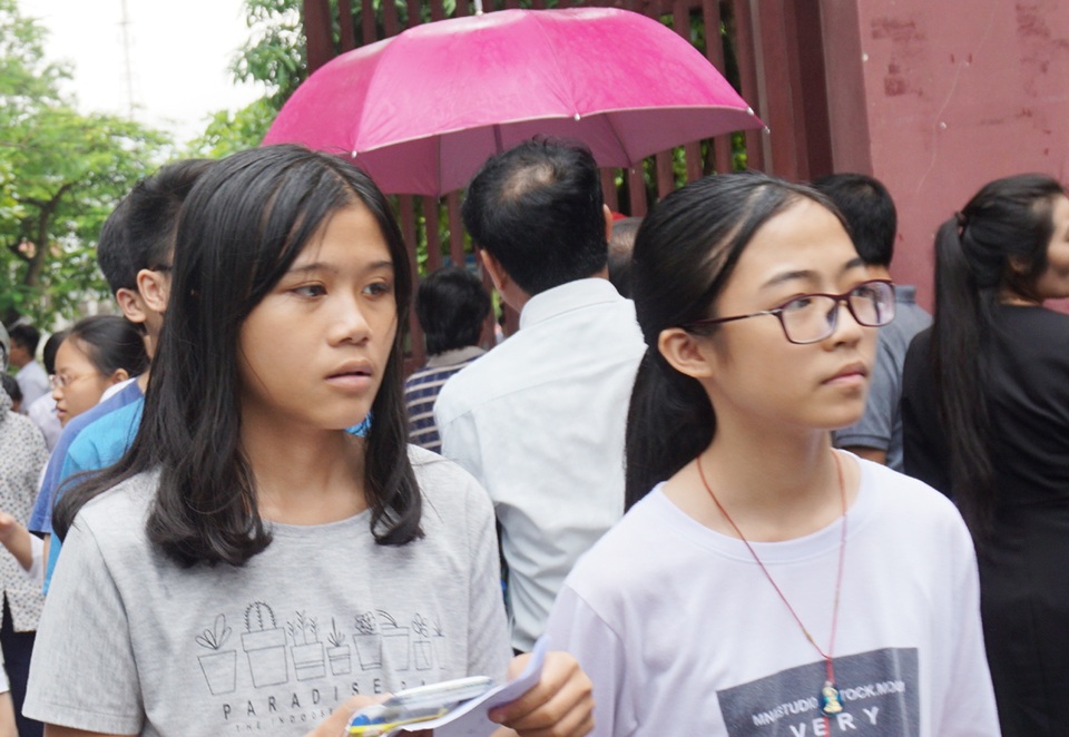 Nghệ An: Đề Toán dài và khó, thí sinh khó kiếm 7-8 điểm - 4 Các học sinh chung nhận định đề thi môn Toán dài, tính phân loại cao, khó đạt điểm cao