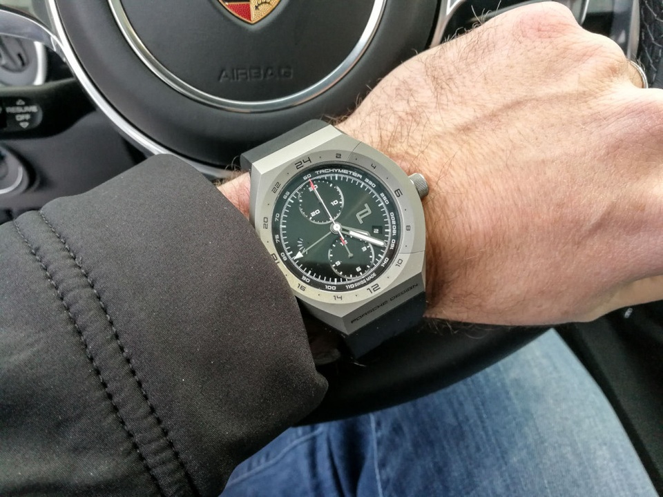 Đi xe Porsche đeo đồng hồ gì mới "chất"? - 1