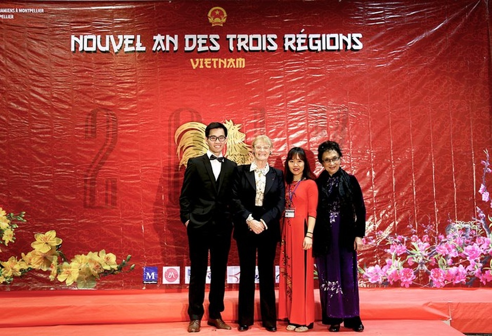 Cái Tết “muộn nhất” trong cộng đồng du học sinh Việt khắp năm châu - 2
Chương trình vinh dự tiếp đón nhiều đại diện từ chính quyền sở tại.