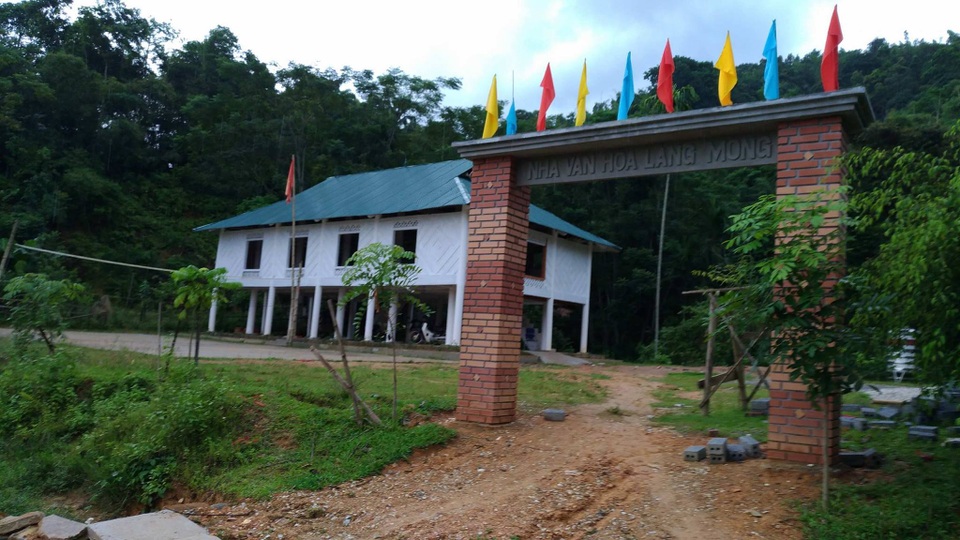 Người chết "sống dậy" nhận tiền chính sách (!) - 1 Một góc bản của xã Tân Phúc