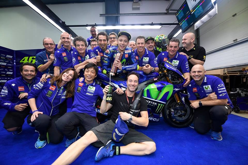 Chặng 1: Màn ra mắt không thể tuyệt vời hơn của Maverick Vinales - 1