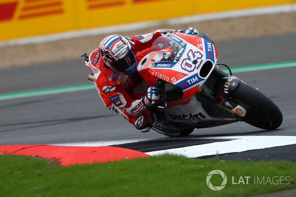Chặng 12 MotoGP 2017: Dovizioso chiến thắng, Marquez bỏ dở cuộc đua - 2 Chặng 12 MotoGP 2017: Dovizioso chiến thắng, Marquez bỏ dở cuộc đua - 2