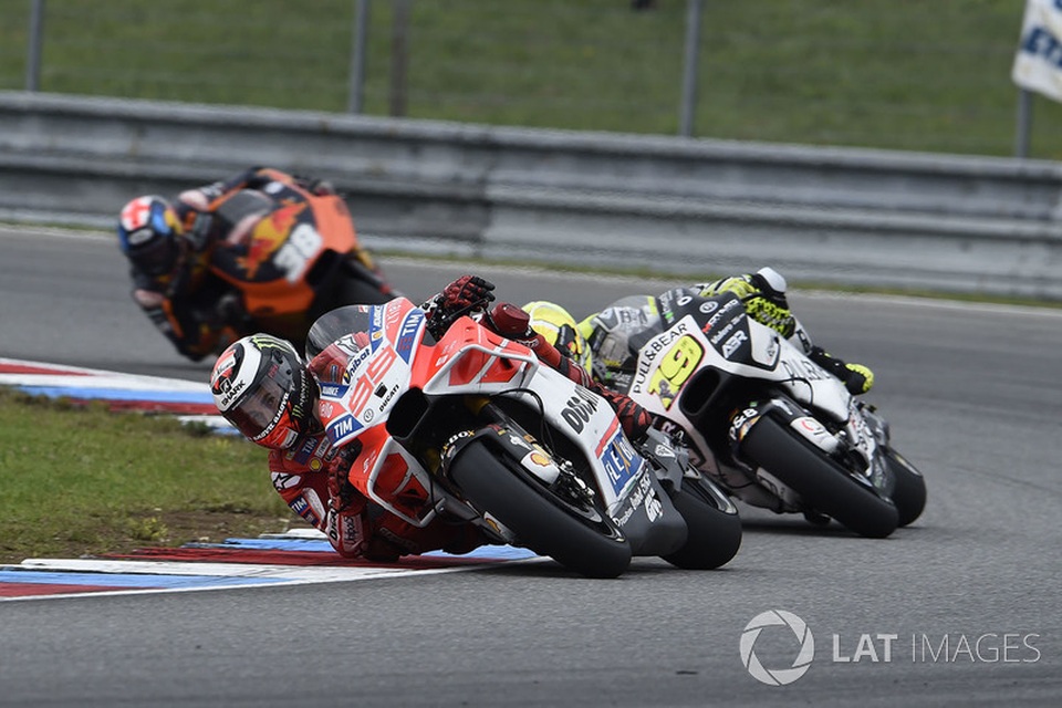 Đánh bại Marquez, Dovizioso đăng quang tại Red Bull Ring - 10