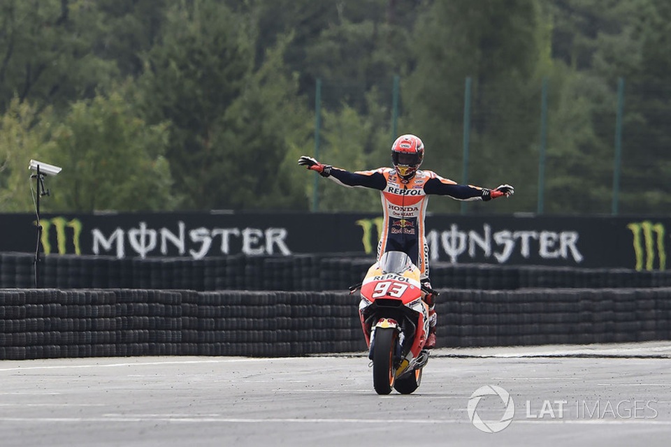 Chặng 10 MotoGP 2017: Chiến thắng đậm tính chiến thuật của Marquez - 6 Chặng 10 MotoGP 2017: Chiến thắng đậm tính chiến thuật của Marquez - 6