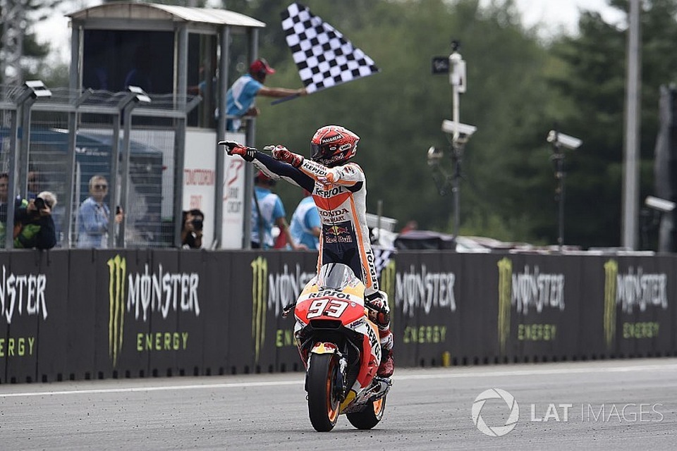 Chặng 10 MotoGP 2017: Chiến thắng đậm tính chiến thuật của Marquez - 7 Chặng 10 MotoGP 2017: Chiến thắng đậm tính chiến thuật của Marquez - 7