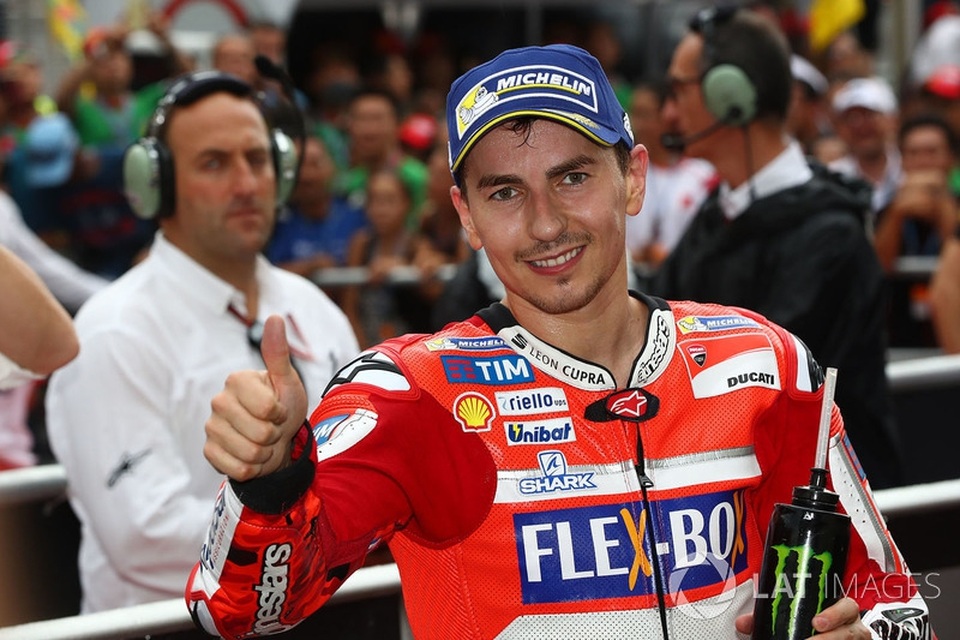 Dovizioso giành chiến thắng tại Sepang khiến Marquez không thể vô địch sớm - 3 Dovizioso giành chiến thắng tại Sepang khiến Marquez không thể vô địch sớm - 3