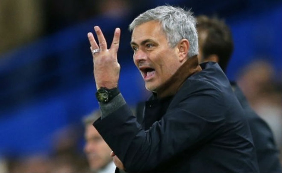 MU “chậm trễ” mua cầu thủ, HLV Mourinho “bực mình” - 1 MU chưa thể mang về những mục tiêu theo yêu cầu của HLV Mourinho