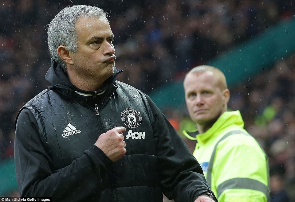 MU hạ gục Chelsea: Đừng bao giờ coi thường Mourinho! - 2 Phụng sự hết mình cho CLB đang làm việc là tôn chỉ của Mourinho