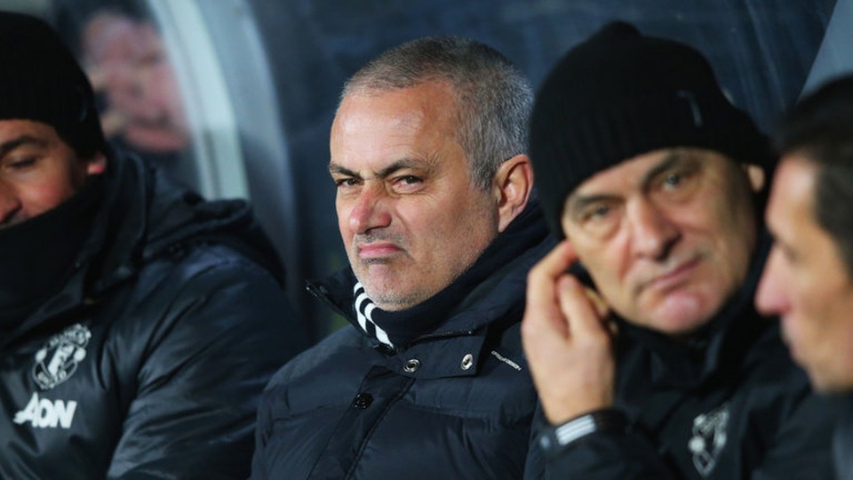 Mourinho quyết không nhận thất bại trước Hull City - 1 HLV Mourinho không chấp nhận thất bại của MU