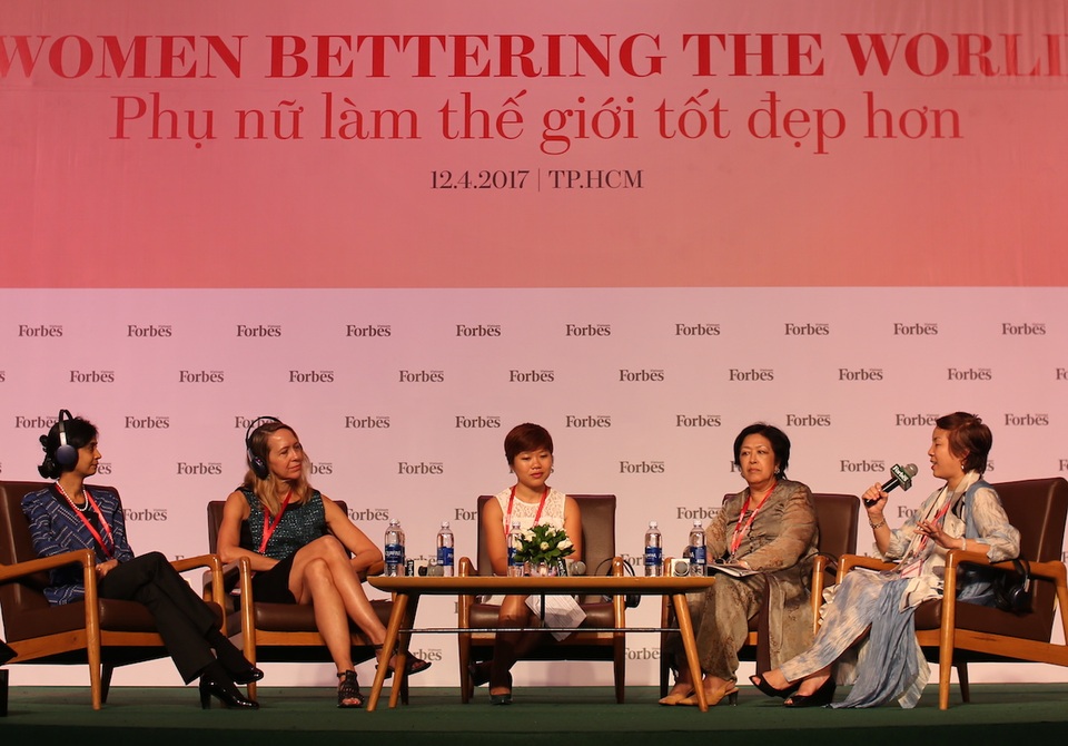 Nữ doanh nhân: Muốn thành công phải có chồng tử tế - 1
Tại sự kiện Womens Summit 2017, nhiều nữ doanh nhân, nhà ngoại giao... đã chia sẻ thẳng thắn về vai trò của phụ nữ và lan tỏa niềm cảm hứng kinh doanh