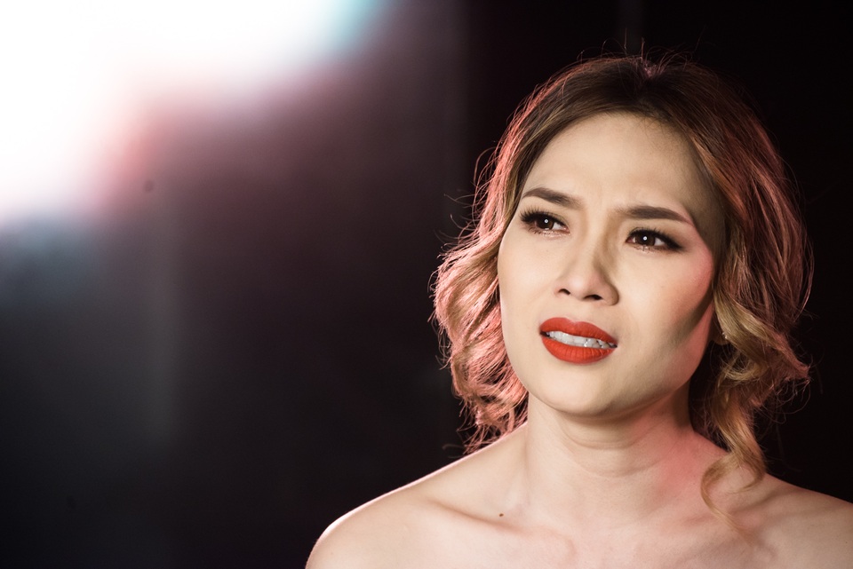 Mỹ Tâm khóc nức nở vì trở thành “người thứ 3” - 3 Mỹ Tâm khóc nức nở vì trở thành “người thứ 3” - 3