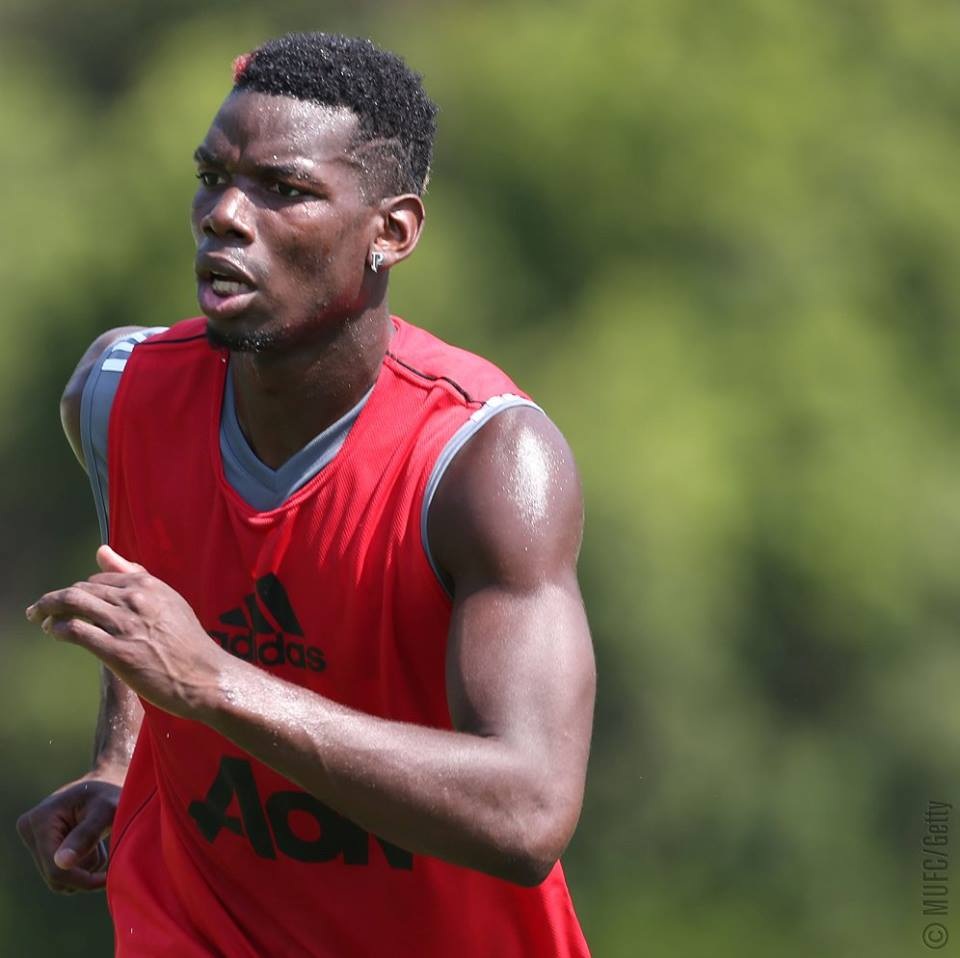 Lukaku, Lindelof có buổi tập đầu tiên cùng với MU - 5
Tiền vệ Paul Pogba, mặc dù mùa Hè năm nay đang xuất hiện nhiều bản hợp đồng trị giá cao. Tuy nhiên, Pogba vẫn đang là cầu thủ đắt giá nhất thế giới