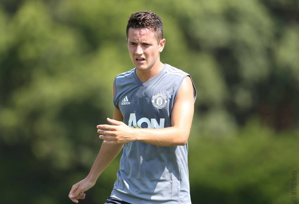 Lukaku, Lindelof có buổi tập đầu tiên cùng với MU - 12
Tiền vệ Herrera trên sân tập