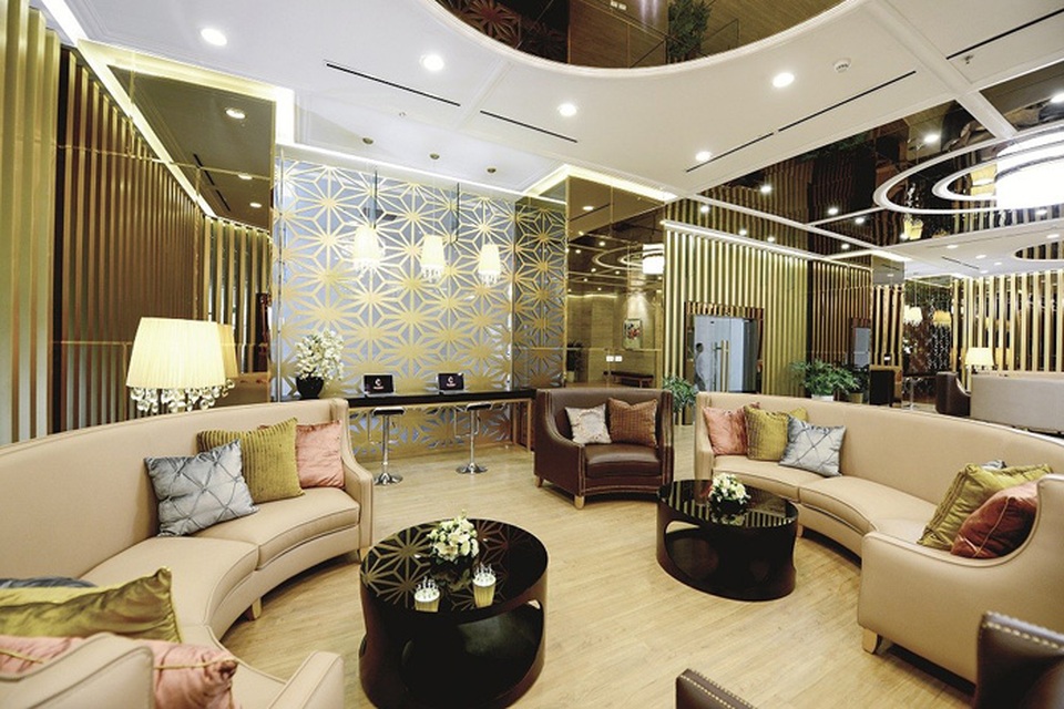 Mulberry Lane - Liên tục nâng cấp dịch vụ sau bàn giao - 3 Sảnh tiếp đón sang trọng với dịch vụ lễ tân cùng các tiện ích giải trí trong không gian đương đại mang tới trải nghiệm cho các chủ gia đình và khách đến thăm những phút giây thư giãn và tận hưởng cao cấp nhất.
