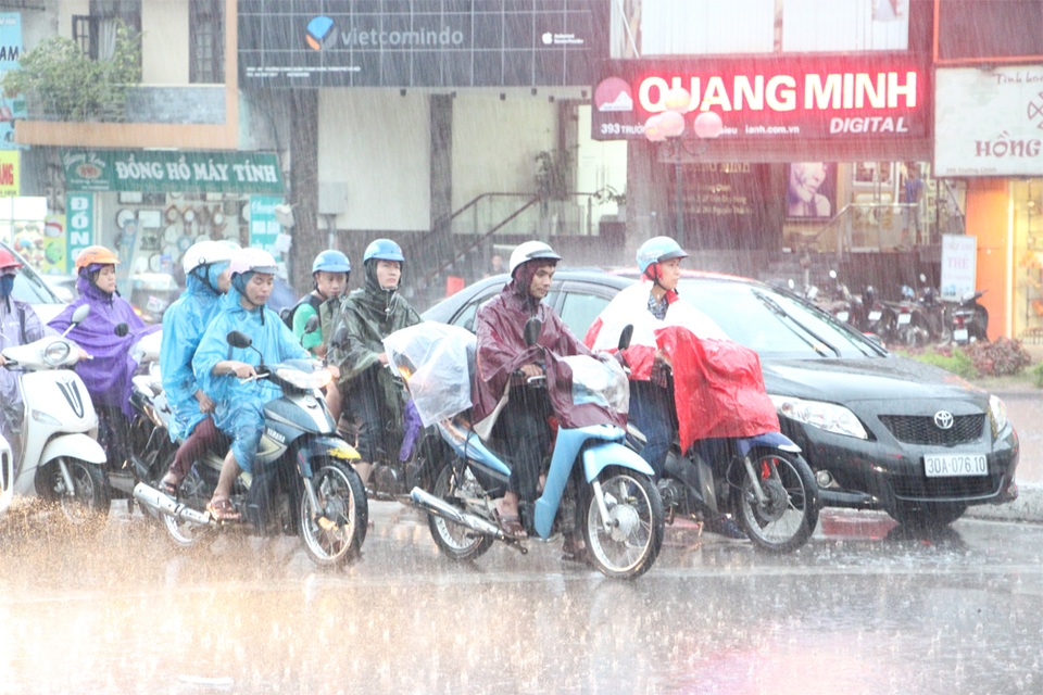 Bắc Bộ mưa lớn diện rộng trong 2 ngày - 1 Miền Bắc tiếp tục xuất hiện mưa lớn trên diện rộng.