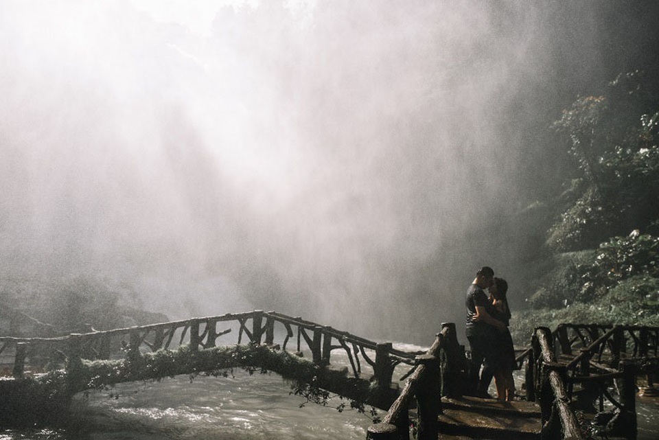 Lãng mạn như cặp đôi 9x chụp ảnh cưới dưới cơn mưa - 13