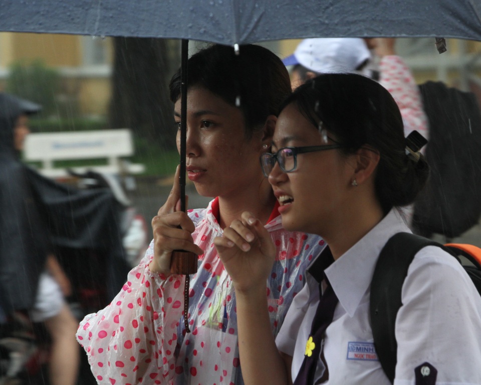 Nhiều tỉnh phía Nam ra công văn khẩn cho học sinh nghỉ học tránh bão - 1 Nhiều tỉnh phía Nam ra công văn khẩn cho học sinh nghỉ học tránh bão - 1