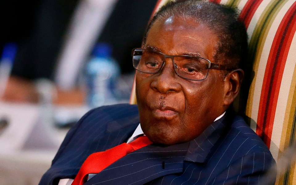 Tổng thống 93 tuổi bị quân đội Zimbabwe quản thúc là ai? - 1 Tổng thống Zimbabwe Robert Mugabe (Ảnh: AFP)