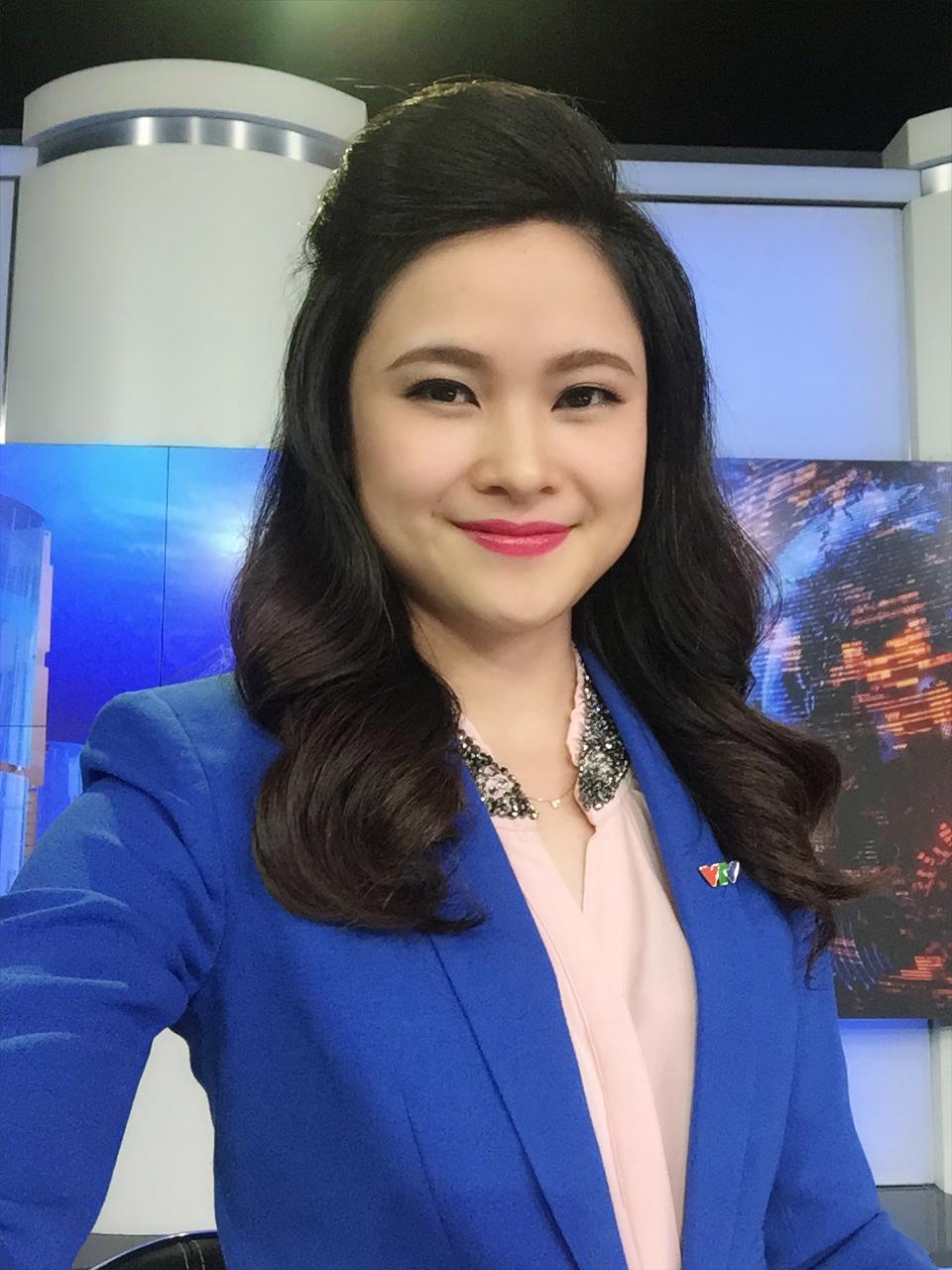 Người đẹp bật mí khoảnh khắc “để đời” khi bước vào nghề báo - 1 BTV Mùi Khánh Ly đang là nhân sự của Trung tâm tin tức VTV24.