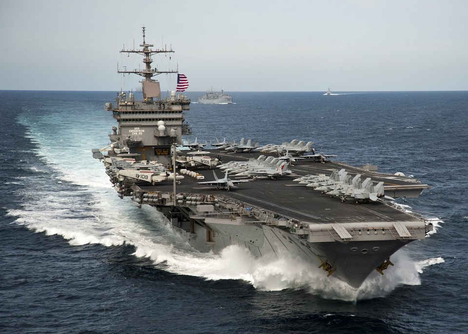 Mỹ sắp điều tàu sân bay tới gần Triều Tiên - 1 Tàu sân bay USS Enterprise của Mỹ (Ảnh: BI)