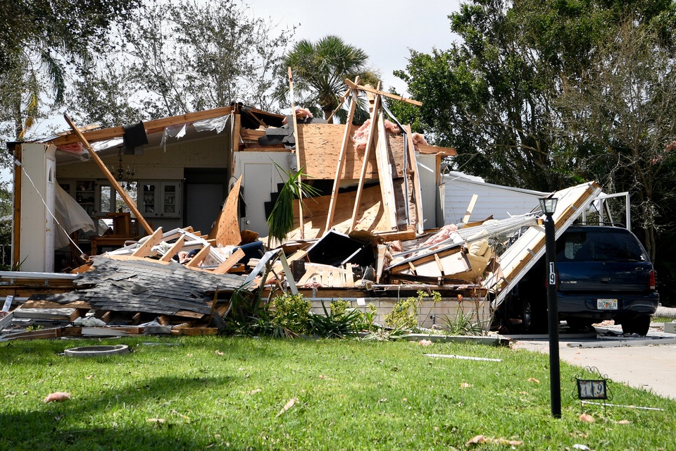 Bang Florida ước tính sẽ mất hàng tỷ USD để khắc phục hậu quả sau bão. Ngoài ra, công tác khắc phục dự kiến cũng sẽ mất nhiều tuần.
