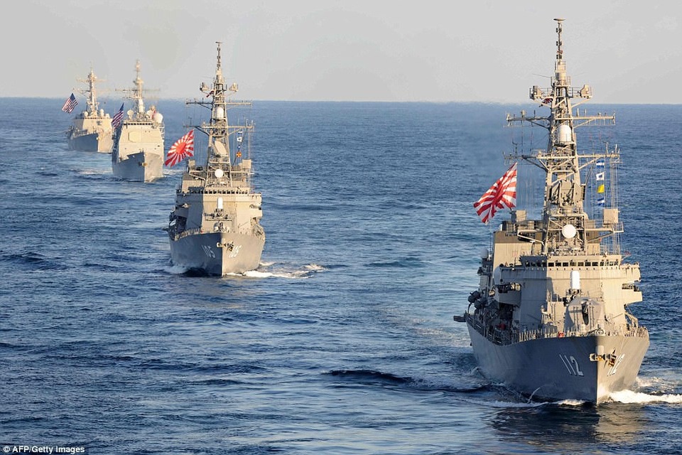 3 tàu sân bay Mỹ đồng loạt phô diễn sức mạnh gần Triều Tiên - 5 Theo Yonhap, đây là lần đầu tiên cả 3 tàu sân bay Mỹ tập trận cùng nhau kể từ năm 2007 tại khu vực gần bán đảo Triều Tiên. (Ảnh: AFP)