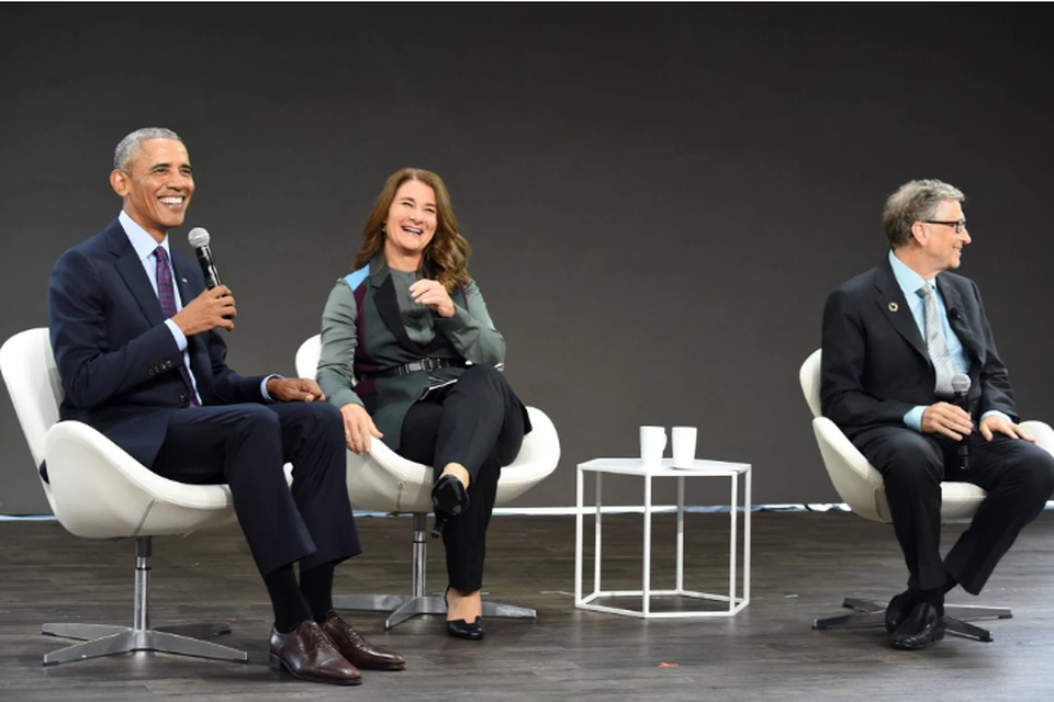 Ông Obama phát biểu tại một sự kiện ở Trung tâm Lincoln tại New York hôm 20/9 cùng vợ chồng tỷ phú Bill Gates (Ảnh: Getty)