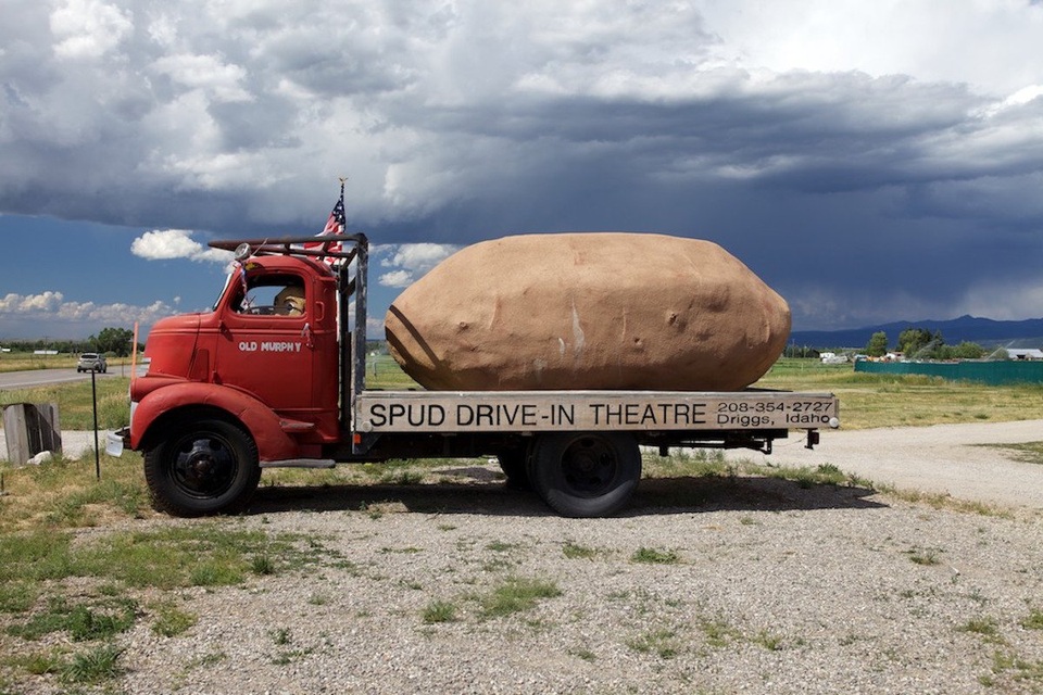 Idaho có loại lương thực khoai tây nổi tiếng khắp nước Mỹ. Bởi vậy không có gì ngạc nhiên khi người ta thấy mô hình củ khoai tây lớn ở đây, thu hút hàng nghìn du khách ghé thăm.