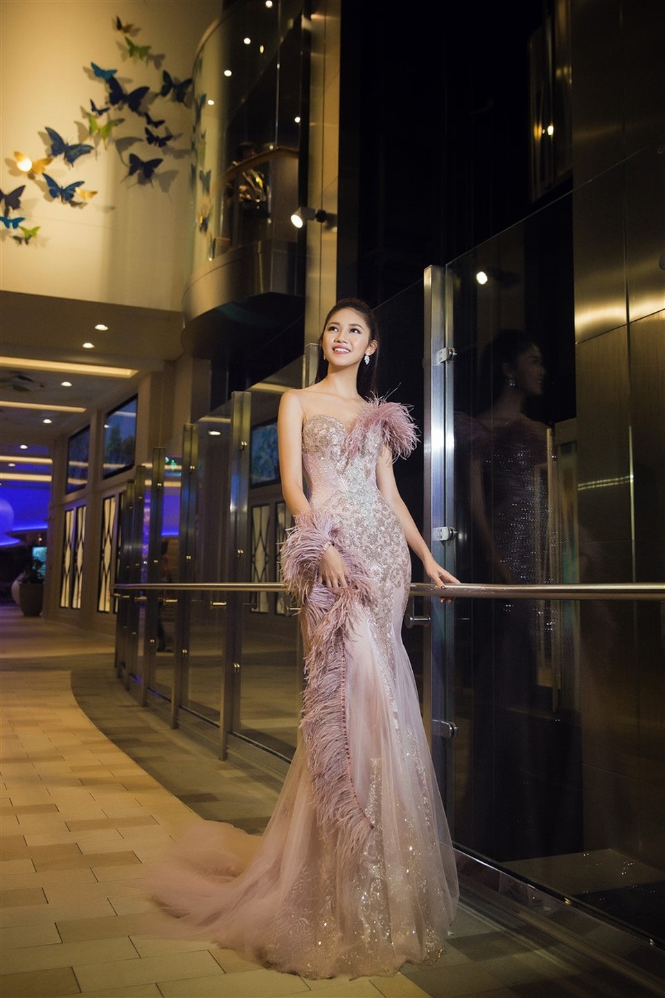Hoa hậu Mỹ Linh, Á hậu Thanh Tú đọ dáng gợi cảm - 8 Hoa hậu Mỹ Linh, Á hậu Thanh Tú đọ dáng gợi cảm - 8