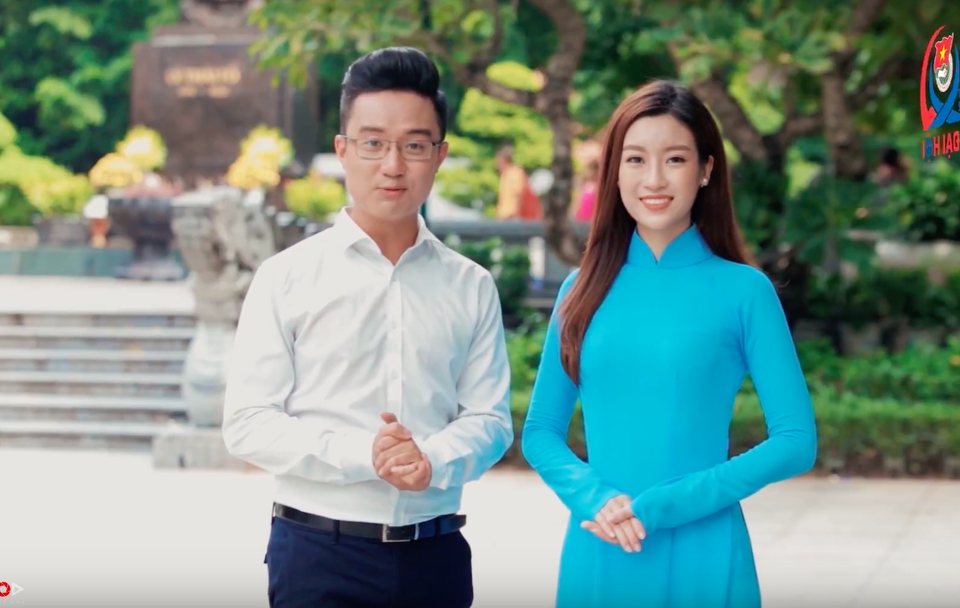 Hoa hậu Mỹ Linh xinh đẹp cổ động Đại hội Đoàn thành phố Hà Nội - 2 Hoa hậu đóng vai trò MC cùng bạn dẫn Sơn Lâm