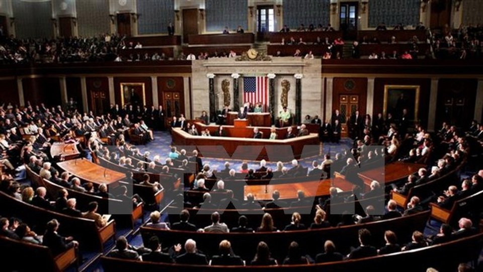 Phe Dân chủ trình dự luật ngăn chặn ông Trump đánh phủ đầu Triều Tiên - 1
Toàn cảnh phiên họp Quốc hội Mỹ ở Washington DC. (Nguồn: Washington Examiner/TTXVN)