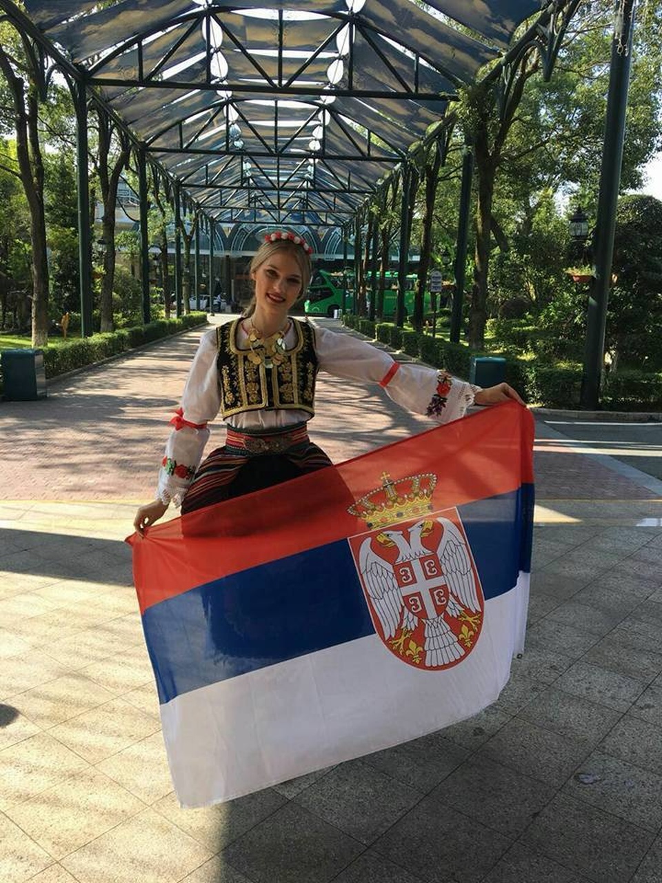 Những hình ảnh đầu tiên của Mỹ Linh tại cuộc thi Hoa hậu Thế giới 2017 - 26
Hoa hậu Serbia