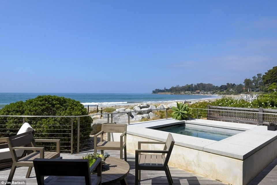 
Nhà mới của Ellen DeGeneres có cả sân tennis, bể bơi...
