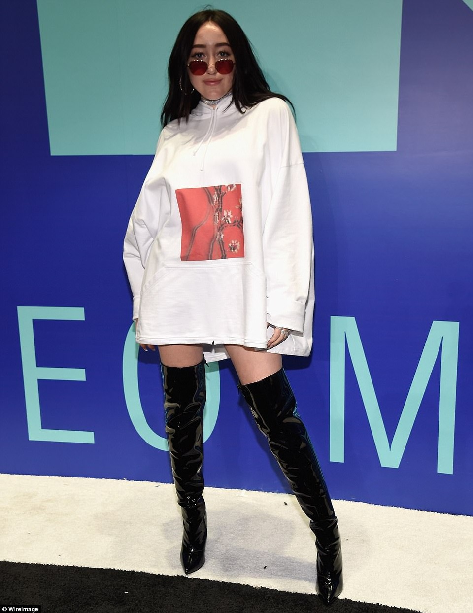 Những thảm họa thời trang tại lễ trao giải VMA - 5
Noah Cyrus bị chê mặc quá tầm thường