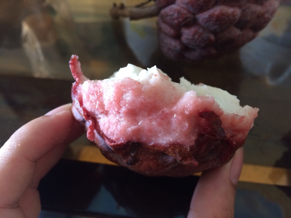 Thịt quả cũng có một phần màu hồng